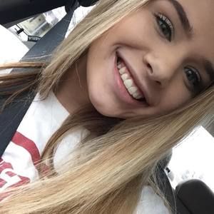 Meet your Posher, Becca